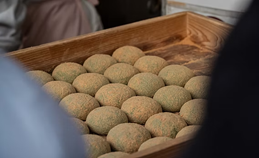 Nakatanidou mochi pounding
